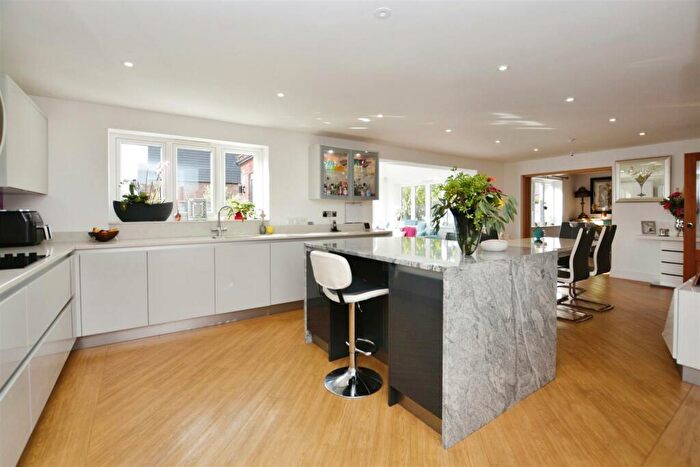 4 Bedroom Detached House For Sale In Old School Yard, Messingham, DN17