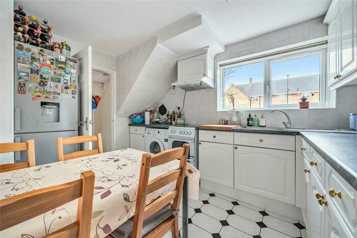 3 Bedroom Terraced House To Rent In Perry Mead, Enfield, EN2