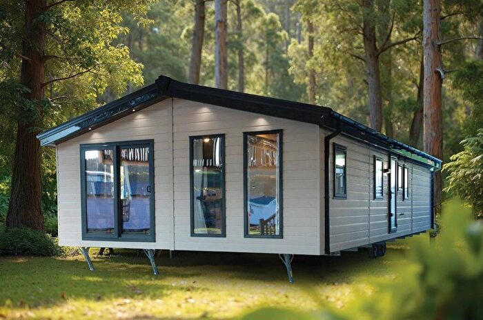 2 Bedroom Park Home For Sale In Meysey Hampton, Cirencester, GL7