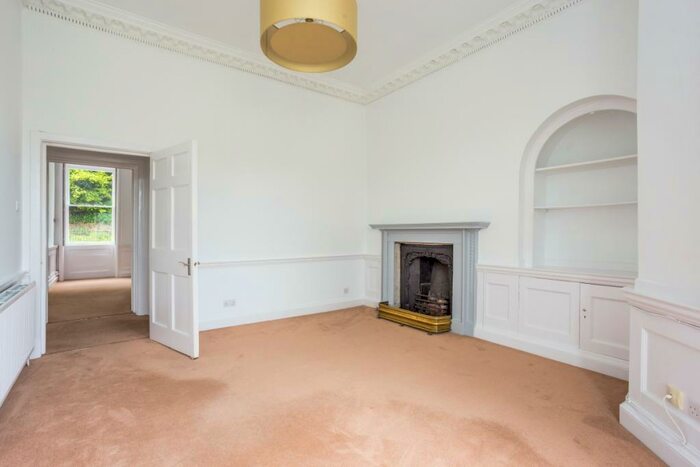 2 Bedroom Apartment To Rent In The Paragon (Axford Buildings) Bath, BA1