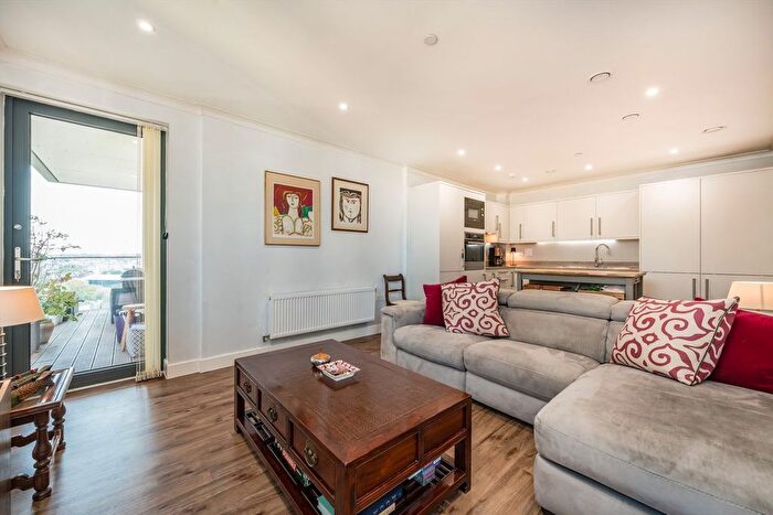 2 Bedroom Flat To Rent In Osiers Road, Wandsworth, SW18