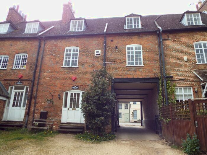 3 Bedroom Town House To Rent In Bedford Street, Woburn, MK17