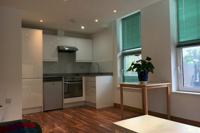 1 Bedroom Flat To Rent In Hornsey Road, Islington, Holloway, North London, N7