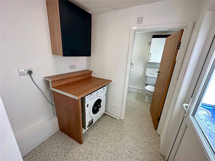 2 Bedroom End Of Terrace House To Rent In Perrimans Row, Exmouth, Devon, EX8