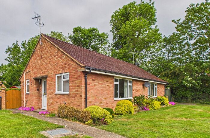 1 Bedroom Semi Detached Bungalow For Sale In Queens Close, Harston, CB22