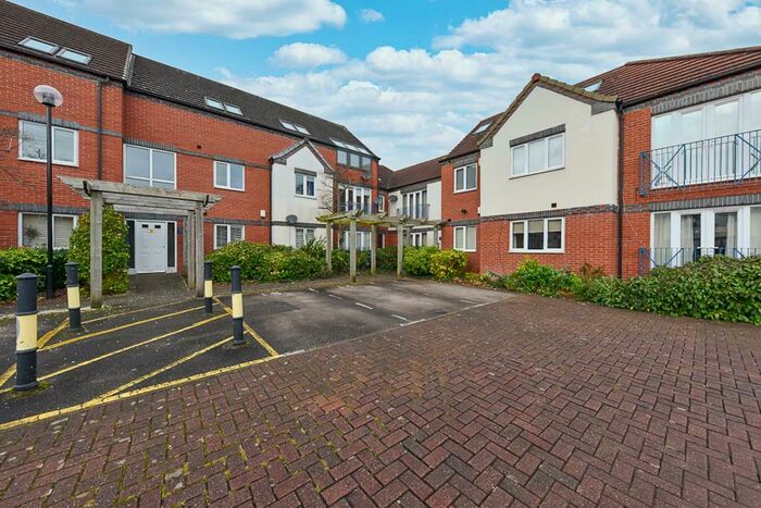 2 Bedroom Apartment To Rent In Edward Road, West Bridgford, NG2