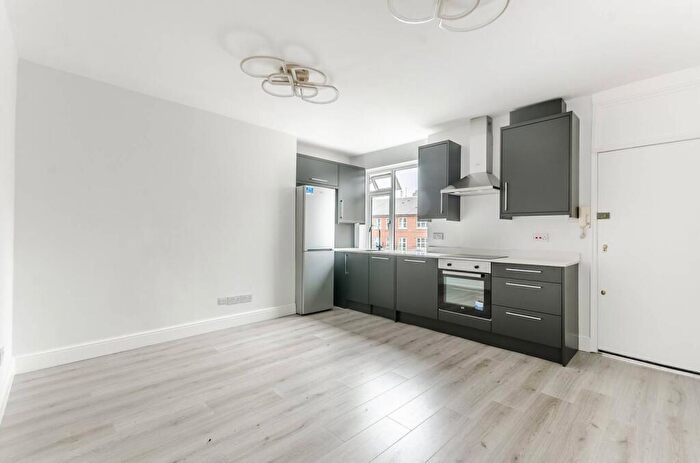 3 Bedroom Flat For Sale In Lisson Street, Lisson Grove, London, NW1
