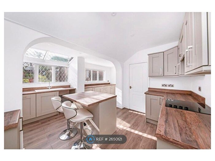 3 Bedroom Bungalow To Rent In George Lane, Notton, Wakefield, WF4