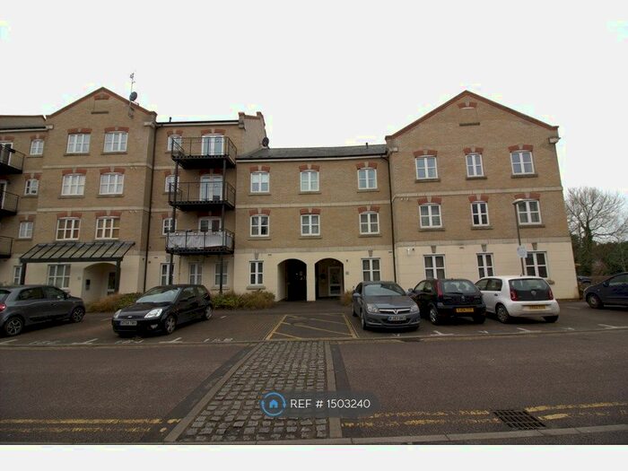2 Bedroom Flat To Rent In Masters House, Aylesbury, HP21