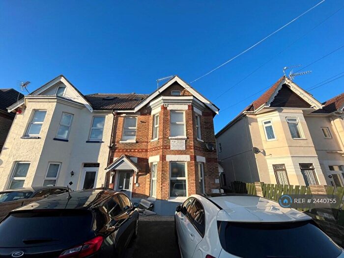 Studio To Rent In Westby Road, Bournemouth, BH5