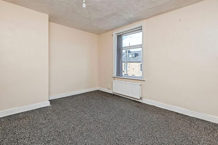3 Bedroom Terraced House For Sale In Burton Street, Bradford, BD4
