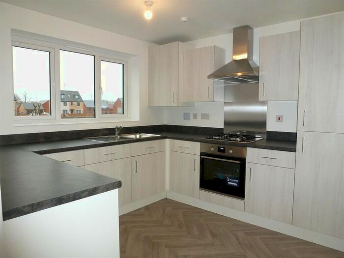 4 Bedroom Semi-Detached House To Rent In Thornton Avenue, Kettering, NN15