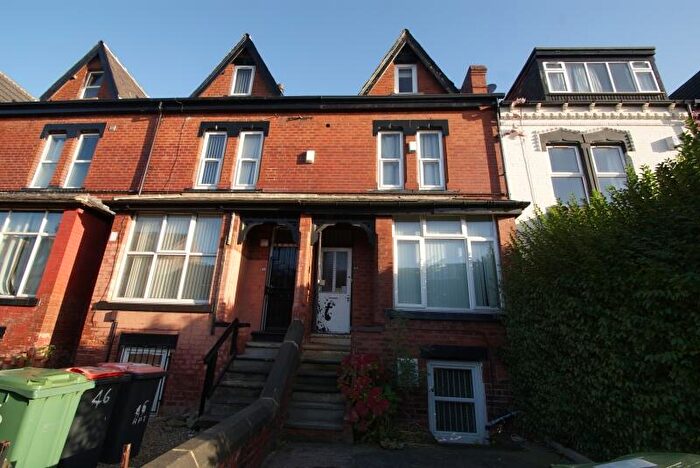 5 Bedroom Terraced House To Rent In Brudenell Mount, Hyde Park, Leeds, LS6