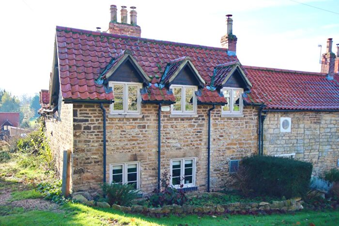 2 Bedroom End Terrace House For Sale In High Street, Fulbeck, Grantham, NG32