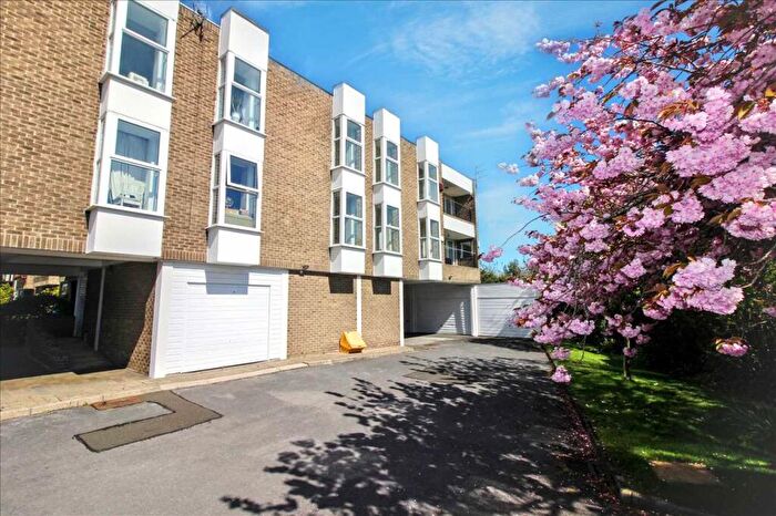 2 Bedroom Flat To Rent In Albany Mews, Gosforth, NE3