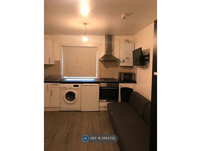 Studio To Rent In The Vale, London, W3