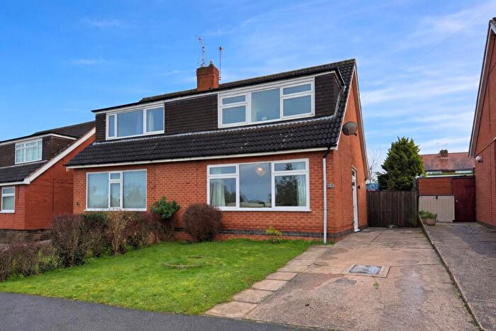 3 Bedroom Semi-Detached House For Sale In Bakewell Drive, Castle Donington, Derby, DE74