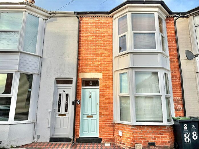 2 Bedroom Terraced House For Sale In Highland Road, Weymouth, DT4