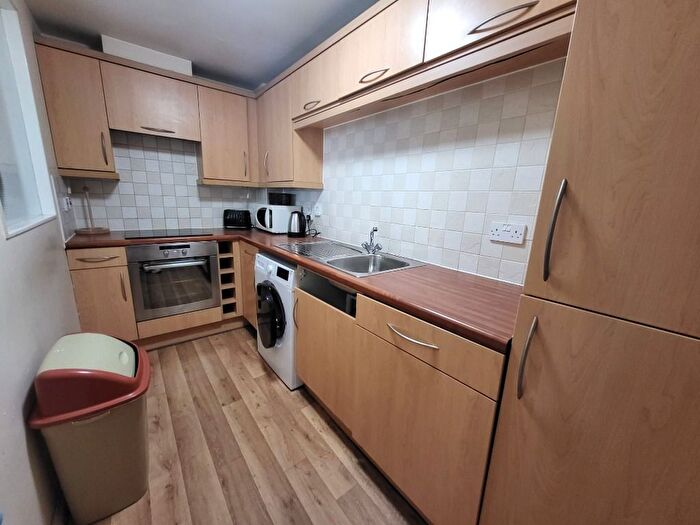 2 Bedroom Flat To Rent In Wallace Street, Tradeston, Glasgow, G5