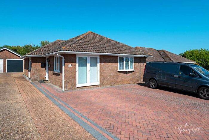 3 Bedroom Bungalow For Sale In Devonia Gardens, Brading, PO36