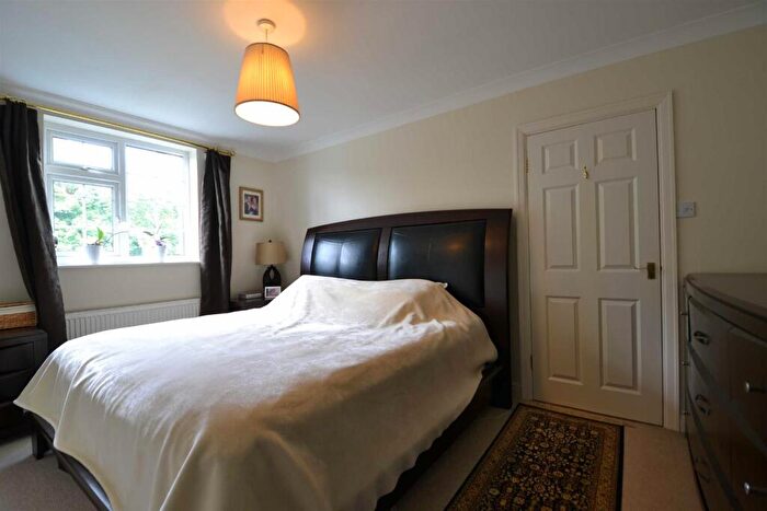 4 Bedroom Town House To Rent In Briarwood, Wilmslow, SK9