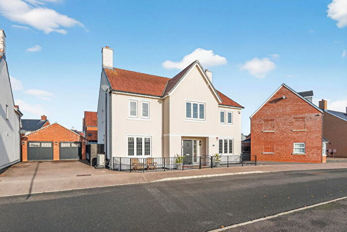 5 Bedroom Detached House For Sale In Plantation View, Silsoe, MK45