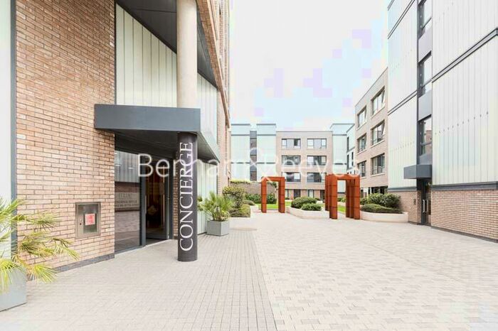 2 Bedroom Apartment To Rent In Plough Way, London, SE16