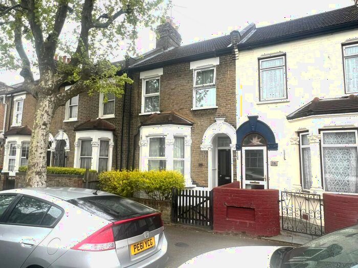 3 Bedroom Terraced House To Rent In Lawrence Road, E6