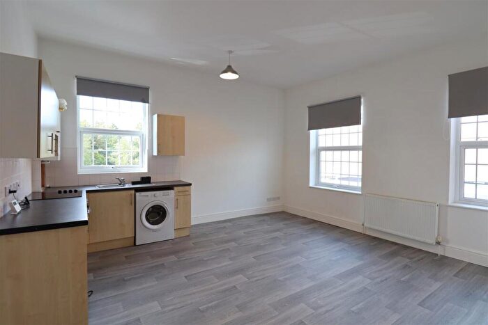 1 Bedroom Apartment To Rent In Warwick Road, Kenilworth, CV8