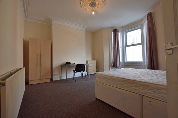 2 Bedroom Flat To Rent In Hazelwood Avenue, Newcastle Upon Tyne, NE2