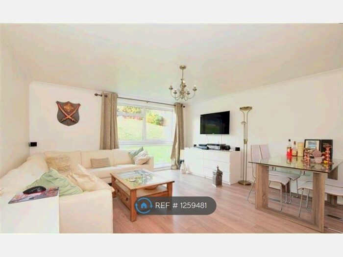 2 Bedroom Flat To Rent In Pampisford Road, Purley CR8