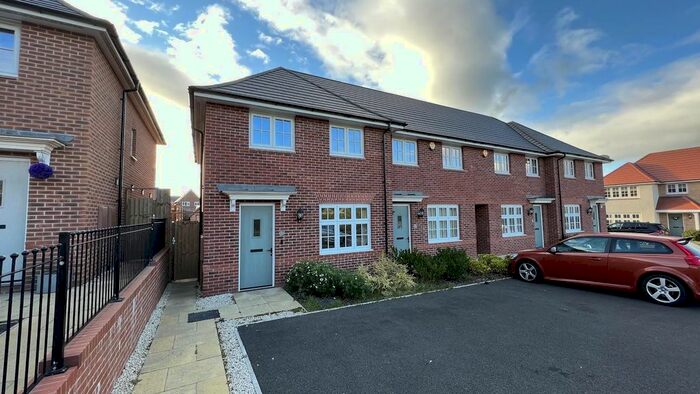 3 Bedroom Semi-Detached House To Rent In Hungerhill Close, Breadsall, Derby, DE21