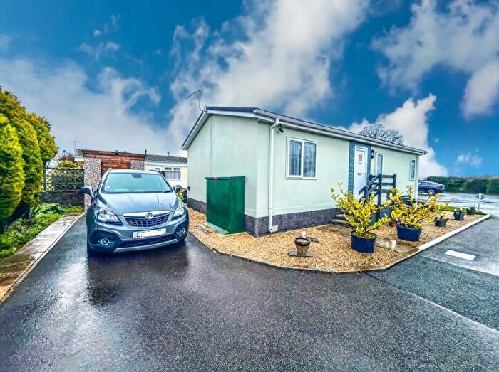 2 Bedroom Park Home For Sale In Greenacres Park, Meysey Hampton, Cirencester, GL7