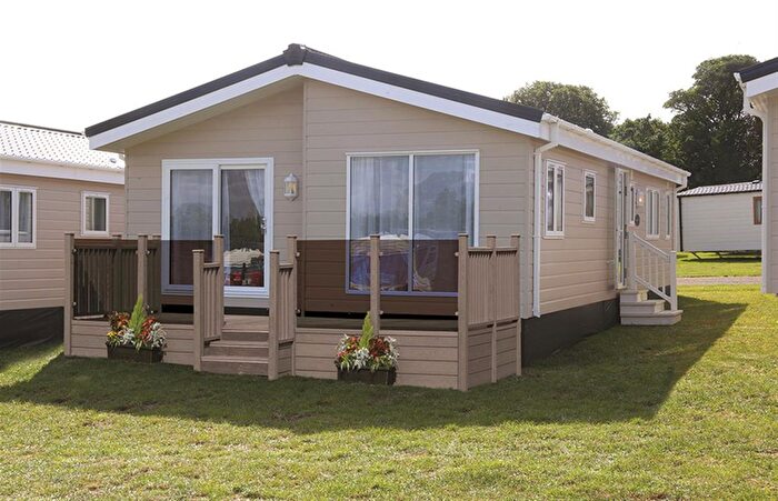 2 Bedroom Mobile/park Home For Sale In Bath Amp; West Lodge Park, Cannards Grave, Shepton Mallet, BA4