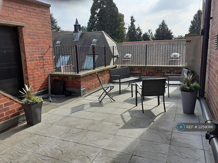 2 Bedroom Flat To Rent In Holly House, Chapeltown, Sheffield, S35