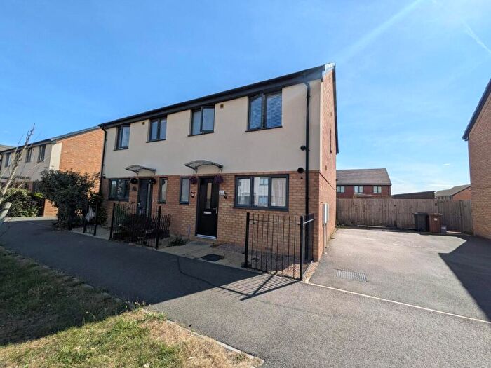 3 Bedroom Semi-Detached House To Rent In Manor Drive, Peterborough, Cambridgeshire, PE4