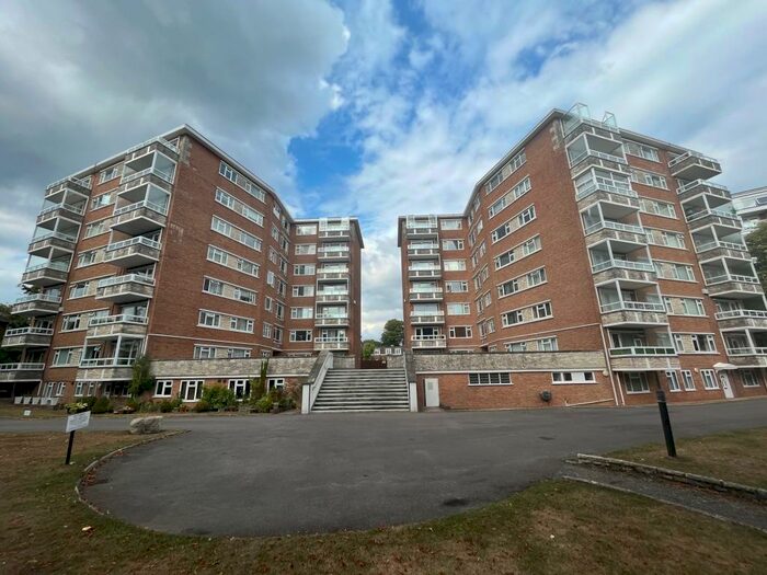 2 Bedroom Flat To Rent In West Cliff Road, BH4