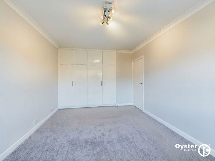 2 Bedroom Flat To Rent In Garden Court, Stanmore, HA7