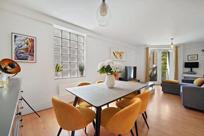 2 Bedroom Apartment For Sale In Wapping High Street, London, E1W