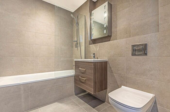 1 Bedroom Flat To Rent In Hill Road Sutton, SM1