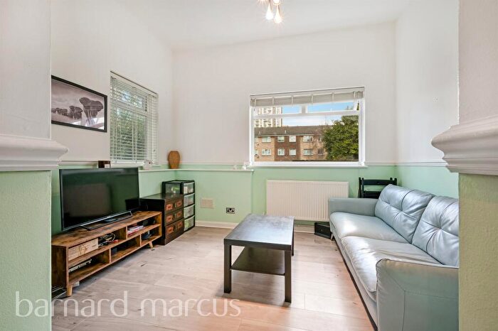 1 Bedroom Flat For Sale In Cedar Road, Sutton, SM2