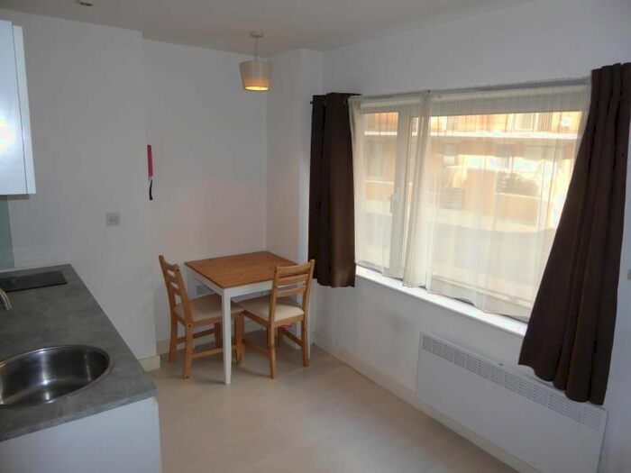 1 Bedroom Flat To Rent In Manor Mills, City Centre, LS11