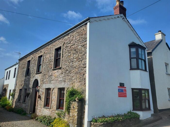 4 Bedroom Cottage For Sale In St. Florence, Tenby, SA70
