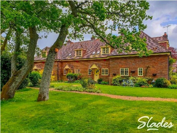 2 Bedroom Cottage To Rent In Hurn Court, Christchurch, Dorset, BH23