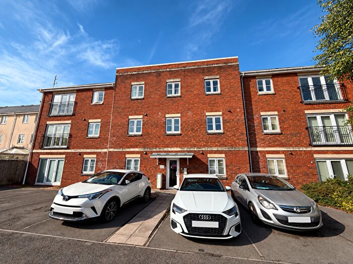2 Bedroom Property To Rent In Clayton Drive, Swansea, SA4