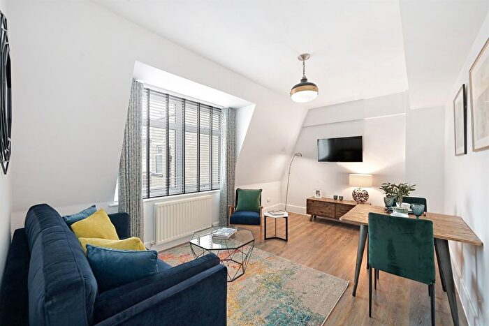 1 Bedroom Flat To Rent In Flat Richmond Court, Sloane Street, London, SW1X