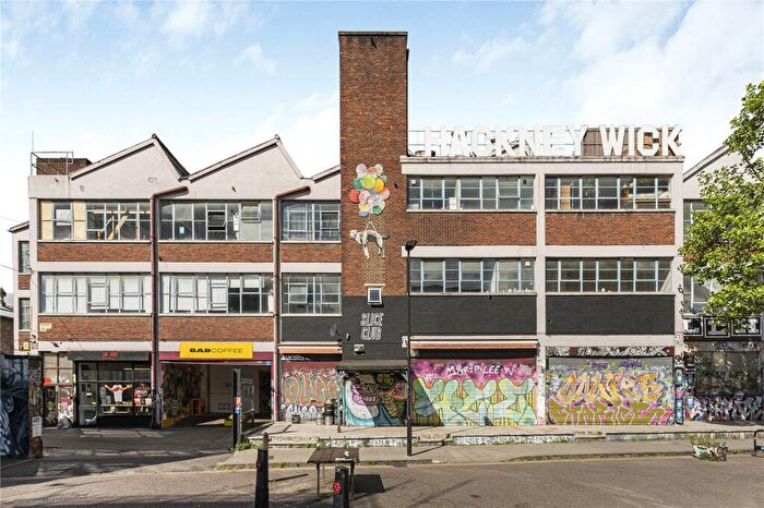 Apartment To Rent In Prince Edward Road, London, E9