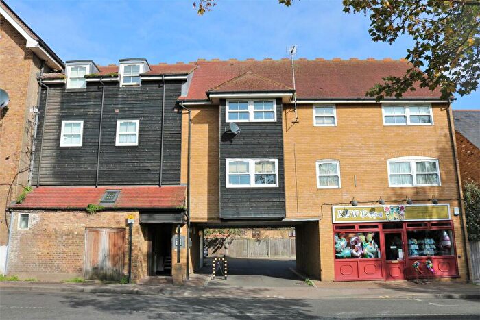 1 Bedroom Apartment To Rent In High Street, Hoddesdon, Herts, EN11