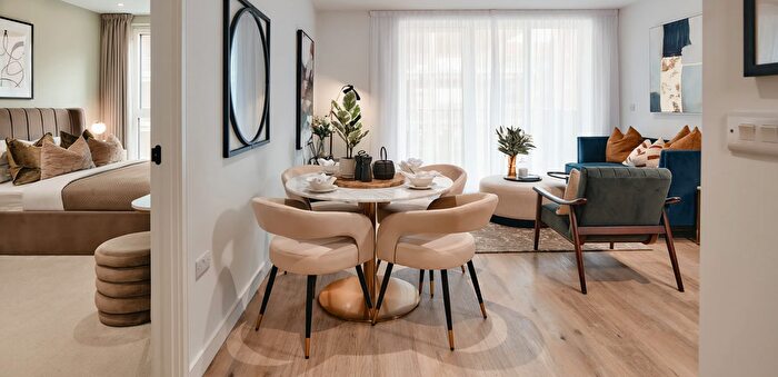 2 Bedroom Flat For Sale In Boston Road, Hanwell, London, W7