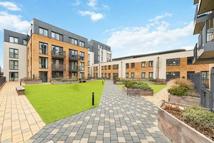 1 Bedroom Apartment To Rent In Howard Court, HP11